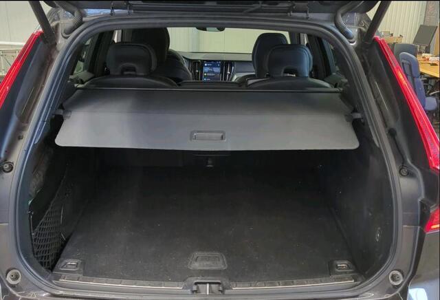 Volvo XC60 B4 D AWD Plus Dark | Google | Trekhaak | 2400KG Trekgewicht | Memory | Sportstoelen | Adaptieve Cruise |