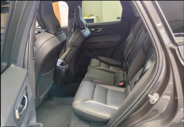 Volvo XC60 B4 D AWD Plus Dark | Google | Trekhaak | 2400KG Trekgewicht | Memory | Sportstoelen | Adaptieve Cruise |