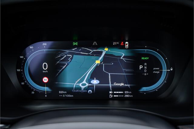 Volvo XC60 2.0 T6 Plug-in hybrid AWD Plus Black Edition**LONG RANGE** GOOGLE** DEALER ONDERHOUDEN