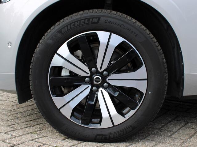 Volvo XC60 2.0 T6 Plug-in hybrid AWD Plus Dark / Trekhaak / Adaptive Cruise / Panoramadak / Leder / Elektrische Stoelen / Verwarmbare voor- en achterstoelen + Stuur / BLIS / Keyless /
