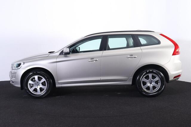 Volvo XC60 T5 Polar - Sensus navigatie - Dual Xenon koplampen - Parkeerverwarming met timer - Climate control - Parkeersensoren achter - Verwarmbare voorstoelen - Elektrisch bedienbare achterklep - Volvo on Call - Noodreservewiel - 17" lmv