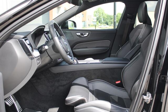 Volvo XC60 2.0 T6 Plug-in hybrid AWD R-Design - H&K - Keyless - ACC - Pano - Memory - Stoel/Stuurverwarming - Rijklaar
