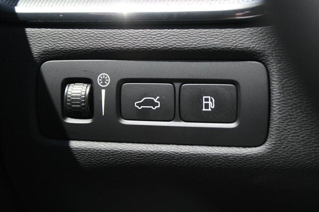 Volvo XC60 2.0 T6 Plug-in hybrid AWD R-Design - H&K - Keyless - ACC - Pano - Memory - Stoel/Stuurverwarming - Rijklaar