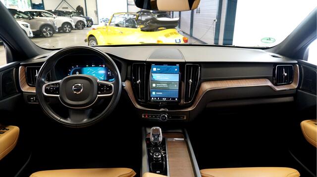 Volvo XC60 2.0 T8 AWD 287kW/390pk Aut8 Recharge Inscription Excl. Facelift! HARMAN/KARDON + PANORAMADAK + EL.TREKHAAK + HEAD-UP + ADAPT.CRUISE + STOELVERWARMING&-VENTILATIE + 360 CAMERA + PD-GLASS + GOOGLE DASH + KEYLESS ENTRY&GO + PARKSENSOREN + 19" LM-VELGEN!!