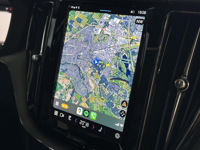 Volvo XC60 T6 RECHARGE AWD LUCHTVERING ULTRA BLACK EDITION PANO 360CAM BOWERS&WILKINS TREKHAAK 21''LMV MASSAGE ? NIEUWE AUTO ?