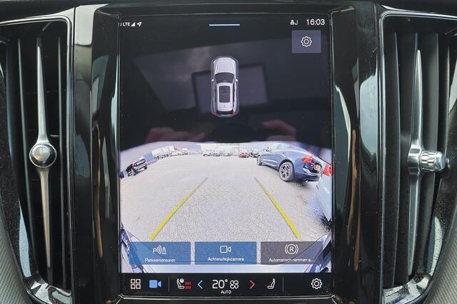 Volvo XC60 T6 Recharge AWD Plus Dark - LONG RANGE - Panorama/schuifdak - IntelliSafe Assist & Surround - Harman/Kardon audio - Adaptieve LED koplampen - Parkeercamera achter - Verwarmde voorstoelen, stuur & achterbank - Parkeersensoren voor & achter - Elektr. bedien