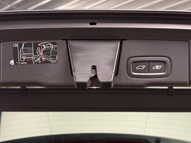 Volvo XC60 2.0 T6 Plug-in hybrid AWD R-Design | Adapt. Cruise control | Trekhaak | Open dak | Stoel-/Stuurwielverwarming