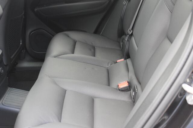 Volvo XC60 T8 455pk Autm. Plug-in hybrid AWD Plus Dark Long Range / Panoramisch schuif-kanteldak / lederen bekleding / 360 graden camera / 20" lichtmetalen velgen