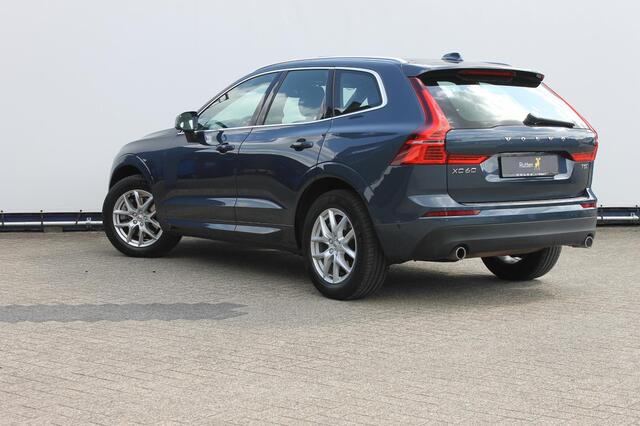 Volvo XC60 T5 AWD 250pk Automaat Momentum Navigatie / Panoramisch schuif-kanteldak / Apple Carplay / Semi elektrisch wegklapbare trekhaak / Lederen bekleding / Cruise Control
