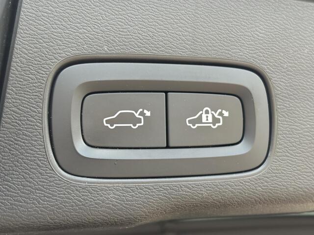 Volvo XC60 2.0 T6 Plug-in hybrid AWD R-Design | Long Range! | 360º Camera | Memory | Adaptieve cruise | Schuif/kantel panoramadak | Standkachel | Volvo on Call | Stoel/stuur verwarming | Extra getint glas |