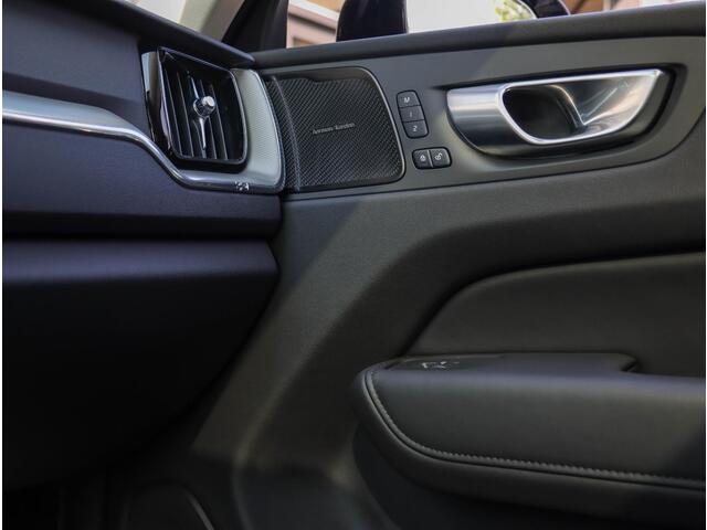 Volvo XC60 T8 Plug-in hybrid AWD Plus Dark 455PK | 360 Cam | 20'' | Harman Kardon | Winterpakket
