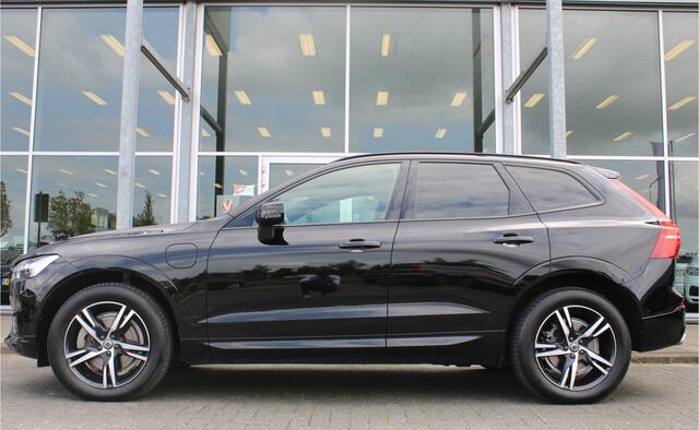 Volvo XC60 T8 Plug-in hybrid AWD R-Design | Schuif/kanteldak | El. Trekhaak | Camera | Privacy glas