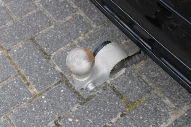 Volvo XC60 T8 Plug-in hybrid AWD R-Design | Schuif/kanteldak | El. Trekhaak | Camera | Privacy glas