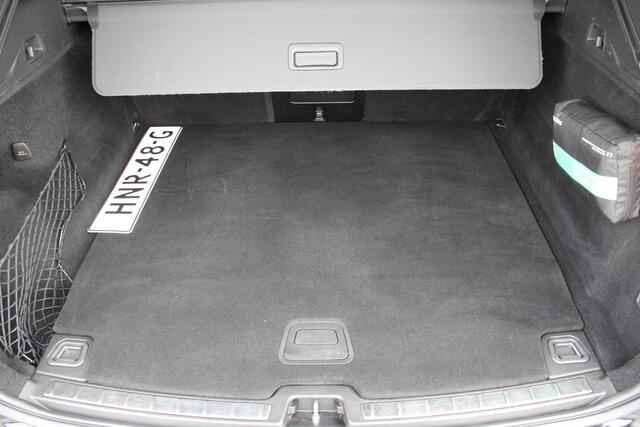 Volvo XC60 T8 Plug-in hybrid AWD R-Design | Schuif/kanteldak | El. Trekhaak | Camera | Privacy glas