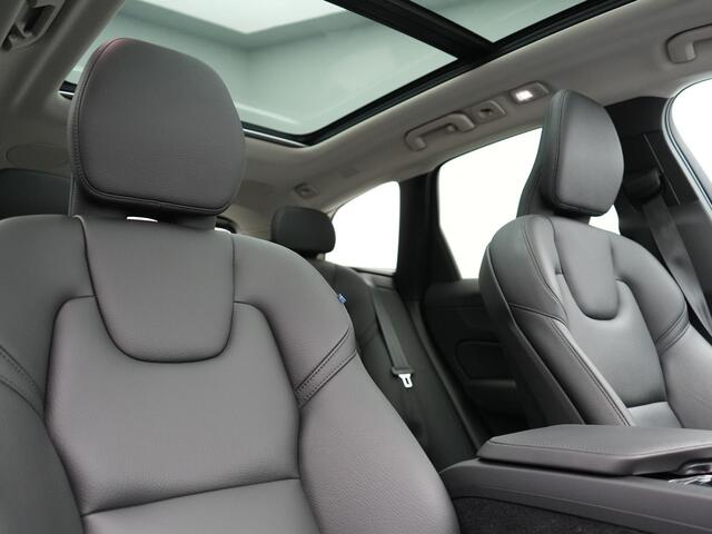 Volvo XC60 T6 AWD Plus Dark Long Range Plug In Hybrid 350pk Dealer O.H PHEV | Panodak | Adaptive Cruise | Camera | Harman Kardon | Lederen Sportstoelen Memory & Verwarmd | Apple Carplay | Pilot Assist | Google Assistant & Maps | Virtual | DAB |