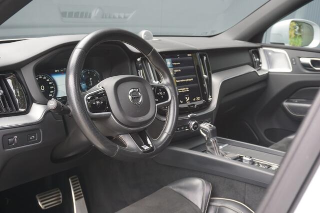 Volvo XC60 2.0 D5 AWD R-Design | Origineel NL | Luchtvering | Panoramadak | Bowers&Wilkins | ACC |