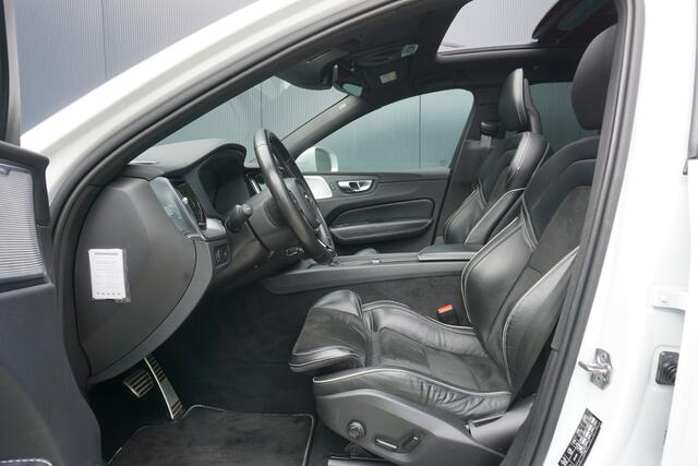 Volvo XC60 2.0 D5 AWD R-Design | Origineel NL | Luchtvering | Panoramadak | Bowers&Wilkins | ACC |