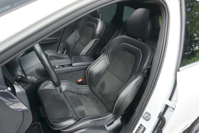 Volvo XC60 2.0 D5 AWD R-Design | Origineel NL | Luchtvering | Panoramadak | Bowers&Wilkins | ACC |