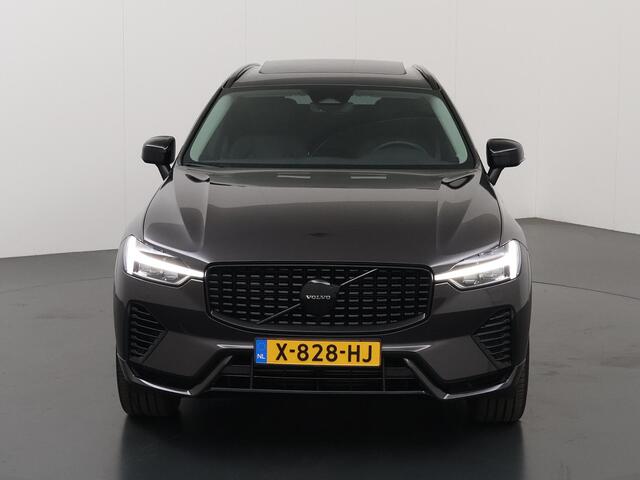 Volvo XC60 2.0 T6 Plug-in hybrid AWD Plus Dark | Panoramadak | Comfortstoelen elektrisch verstelbaar + Geheugen | Navigatie | Camera | DAB | Apple CarPlay/Android Auto | Stoel/Stuurverwarming | BLIS | Ele.wegklapbare trekhaak |