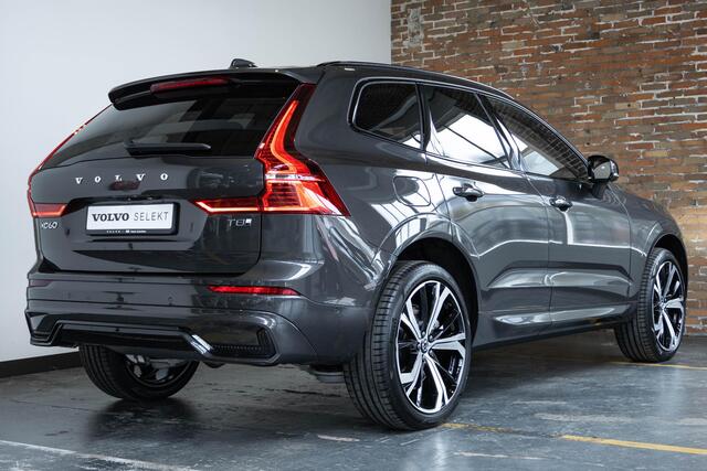 Volvo XC60 2.0 T8 Plug-in hybrid AWD Ultra Dark | Luchtvering | 455 PK Systeemvermogen | 21" Lichtmetalen Velgen | Semi-Elektrische Trekhaak 13-Polig | Head-Up Display | Harman Kardon Premium Audio | Google infotainment | Longe Range |