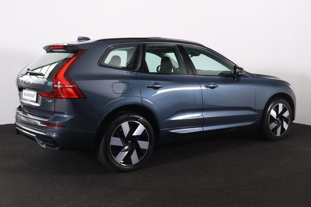 Volvo XC60 T6 Recharge AWD Ultra Dark - Panorama/schuifdak - IntelliSafe Assist & Surround - 360º Camera - Harman/Kardon audio - Adaptieve LED koplampen - Verwarmde voorstoelen, stuur & achterbank - Parkeersensoren voor & achter - Elektr. bedienb. voorstoelen met ge