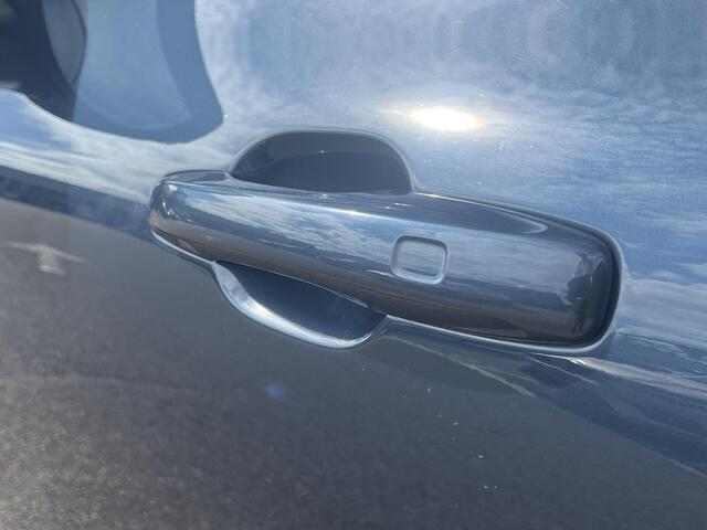 Volvo XC60 T6 Plug-in hybrid AWD Ultra Dark Pilot Assist | Trekhaak | H&K Audio | 360 Camera