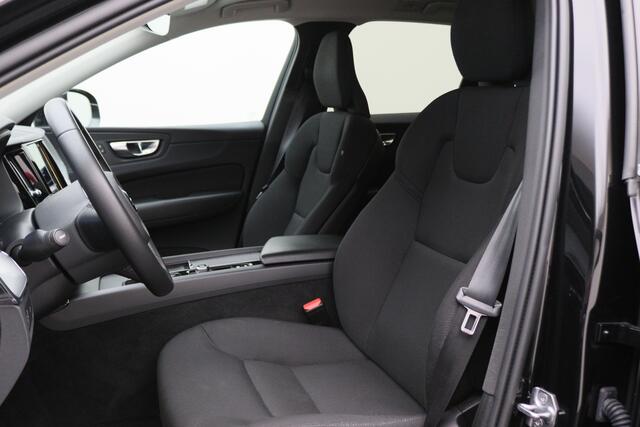 Volvo XC60 2.0 B4 Momentum LED, Camera, Apple Carplay, Lane Assist, DAB,