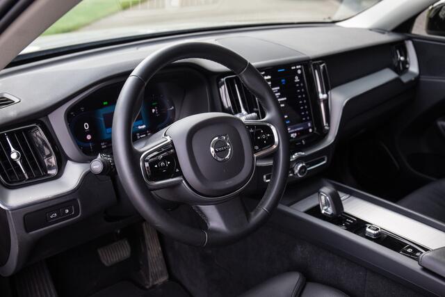 Volvo XC60 2.0 T6 Plug-in hybrid AWD Plus Dark , Panoramadak, Camera,