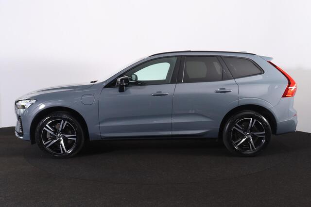 Volvo XC60 T6 Recharge AWD Plus Dark - LONG RANGE - Panorama/schuifdak - IntelliSafe Assist - Harman/Kardon audio - Adaptieve LED koplampen - Parkeercamera achter - Verwarmde voorstoelen, stuur & achterbank - Parkeersensoren voor & achter - Elektr. bedienb. voorstoe