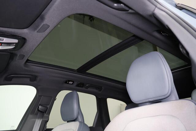 Volvo XC60 T6 Recharge AWD Plus Dark - LONG RANGE - Panorama/schuifdak - IntelliSafe Assist - Harman/Kardon audio - Adaptieve LED koplampen - Parkeercamera achter - Verwarmde voorstoelen, stuur & achterbank - Parkeersensoren voor & achter - Elektr. bedienb. voorstoe