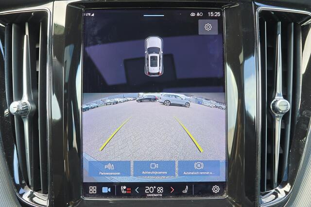 Volvo XC60 T6 Recharge AWD Plus Dark - LONG RANGE - Panorama/schuifdak - IntelliSafe Assist - Harman/Kardon audio - Adaptieve LED koplampen - Parkeercamera achter - Verwarmde voorstoelen, stuur & achterbank - Parkeersensoren voor & achter - Elektr. bedienb. voorstoe