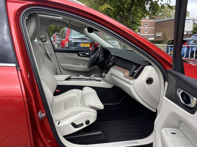 Volvo XC60 T8 AWD Inscription Luchtvering DAB Pano 360 Pano Pilot Assist