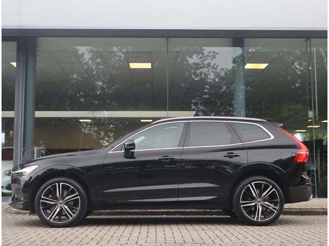 Volvo XC60 2.0 B5 Momentum Exclusive / Panoramadak