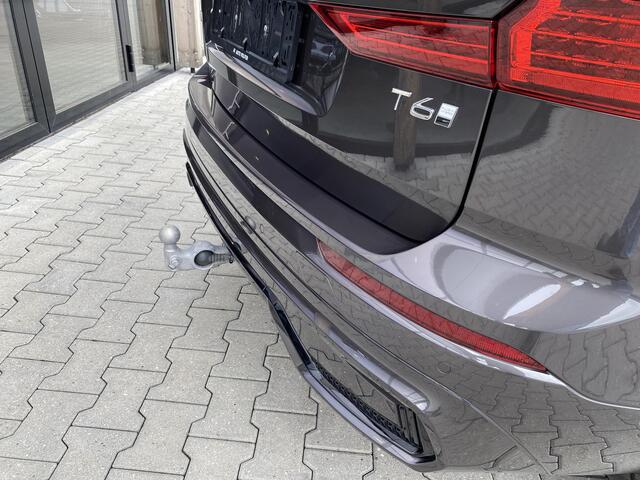 Volvo XC60 2.0 T6 Plug-in hybrid AWD Ultra Dark Luchtvering|B&W|Massage|360