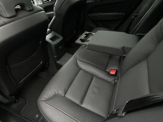 Volvo XC60 2.0 T8 Plug-in hybrid AWD Ultra Dark Hybrid, Automaat, Luchtvering, Panoramadak, Bower&Wilkins audio, Trekhaak semi elektrisch wegklapbaar, 360 graden parkeercamera