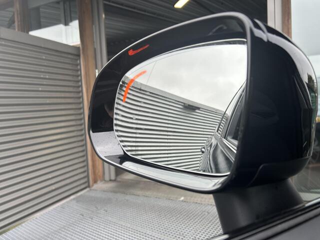 Volvo XC60 2.0 T8 Plug-in hybrid AWD Ultra Dark Hybrid, Automaat, Luchtvering, Panoramadak, Bower&Wilkins audio, Trekhaak semi elektrisch wegklapbaar, 360 graden parkeercamera