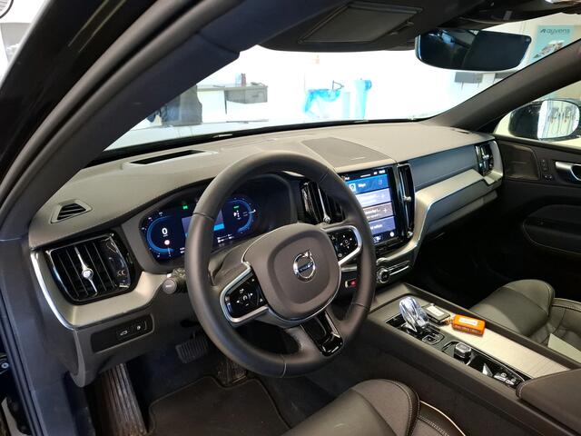 Volvo XC60 2.0 T6 PHEV AWD Ultra Black Edition PANO | 360° CAMERA | HK AUDIO | HUD | MEMORY