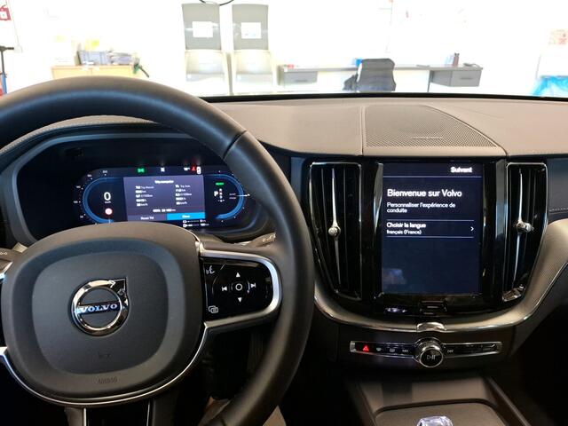 Volvo XC60 2.0 T6 PHEV AWD Ultra Black Edition PANO | 360° CAMERA | HK AUDIO | HUD | MEMORY