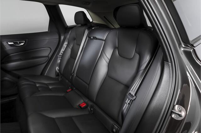 Volvo XC60 2.0 T6 Plug-in hybrid AWD Plus Dark | S/K-Panodak | Dig. Cockpit | Adapt. Cruise | Harman/Kardon | Memory Stoelen | Elek. Klep | Stoel-+stuurverw. | 360 Camera | NAV+App. Connect | LM 19" | 4815