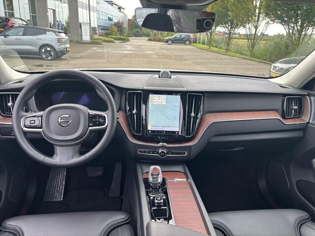 Volvo XC60 T8 Plug-in hybrid AWD Ultimate Dark | Panoramadak | Trekhaak | Bowers & Wilkins | Heico Pakket