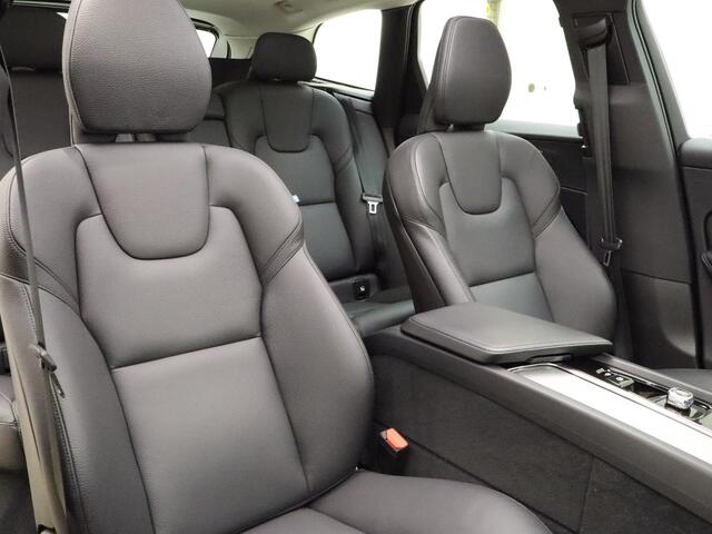 Volvo XC60 T6 350pk AWD Plus Dark / 360 Camera / El. Trekhaak / El. Stoelen / Keyless / Moritz Leder / 19'' + All Season Banden / ACC / BLIS / Draadl. Telefoonoplader /