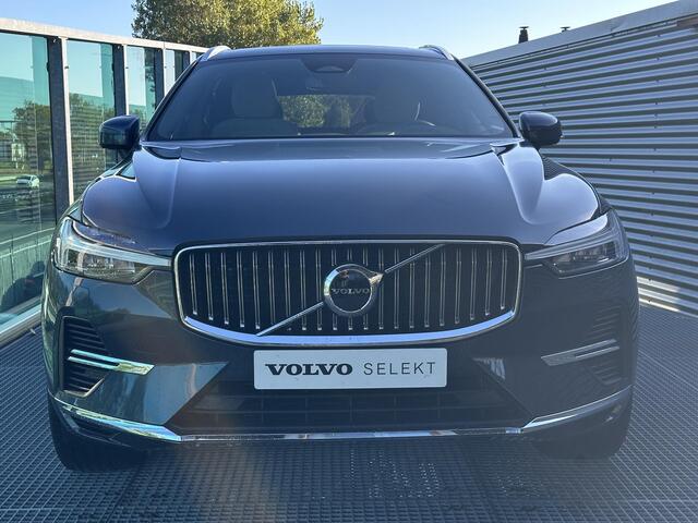Volvo XC60 2.0 T6 Plug-in hybrid AWD Plus Bright / Pano. dak / Elek. verstelbare stoelen / Voor+achter+stuur verwarmd / Carplay / Wool interieur /
