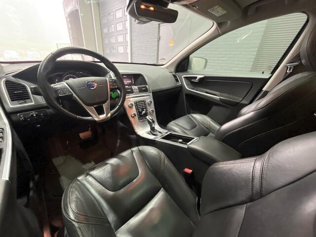 Volvo XC60 D4 FWD Polar+ | Automaat | Panoramadak | Trekhaak | Leder | Xenon | 18 Inch