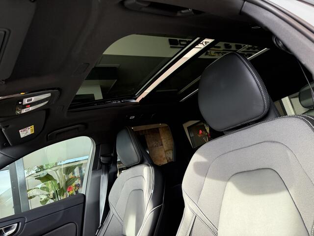 Volvo XC60 2.0 T6 Plug-in hybrid AWD Plus Dark ** Trekhaak ** Panodak ** H/K