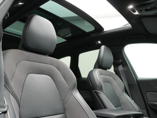 Volvo XC60 T6 AWD R-Design Plug In Hybrid 350pk Dealer O.H PHEV | Panodak | Adaptive Cruise | Head Up | 360 Camera | Lederen Sportstoelen Memory & Verwarmd | Harman Kardon Sound | Apple Carplay | Keyless | Blis | Stuur Verwarmd | Navigatie | DAB |