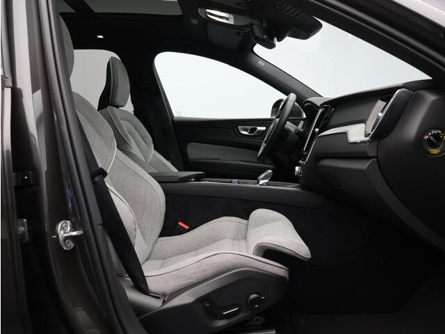 Volvo XC60 T6 AWD Plug-in hybrid Plus Bright / Trekhaak / 360 camera / Woolblend Interieur / Elektrische Stoelen / Panoramadak / Stoel+Stuurverwarming / BLIS / Keyless /
