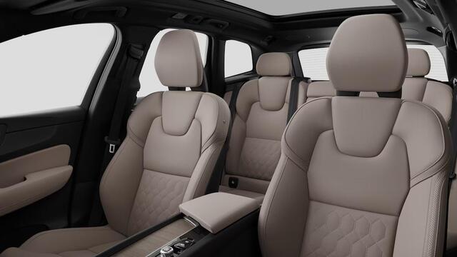 Volvo XC60 2.0 T6 Plug-in hybrid AWD Ultra Dark / Luchtvering / Pano. dak / Elek. verstelbare stoelen / Stoel + stuurverwarming / 22" velgen / Cardamom interieur / Harman Kardon / Head-up display /
