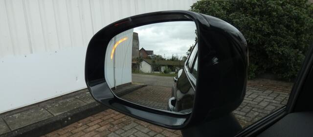 Volvo XC60 2.0 T8 AWD R-DESIGN,Pano,Leer,Trhaak,360,BenW,1eEignr