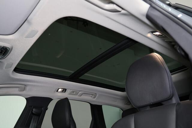 Volvo XC60 Recharge T8 AWD Inscription - Luchtvering - Panorama/schuifdak - IntelliSafe Assist & Surround - 360º Camera - Harman/Kardon audio - Adaptieve LED koplampen - Verwarmde voorstoelen & stuur - Parkeersensoren voor & achter - Elektr. bedienb. voorstoelen met