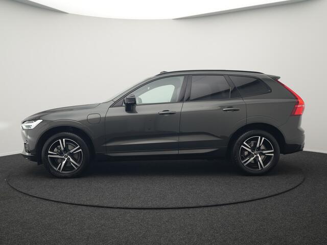 Volvo XC60 2.0 T8 Twin Engine AWD R-Design Plug In Hybrid 391pk Dealer O.H PHEV | Panodak | Camera | Apple Carplay | Lederen Sportstoelen Memory & Verwarmd | Sporstuur | Keyless | Navigatie | Virtual | DAB |